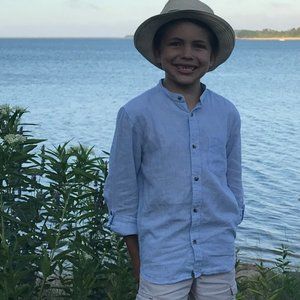 Super cute button down